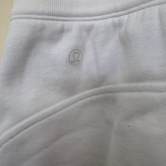 Lululemon Scuba High-Rise Short 5" in White Size 8 - Picture 6 of 7